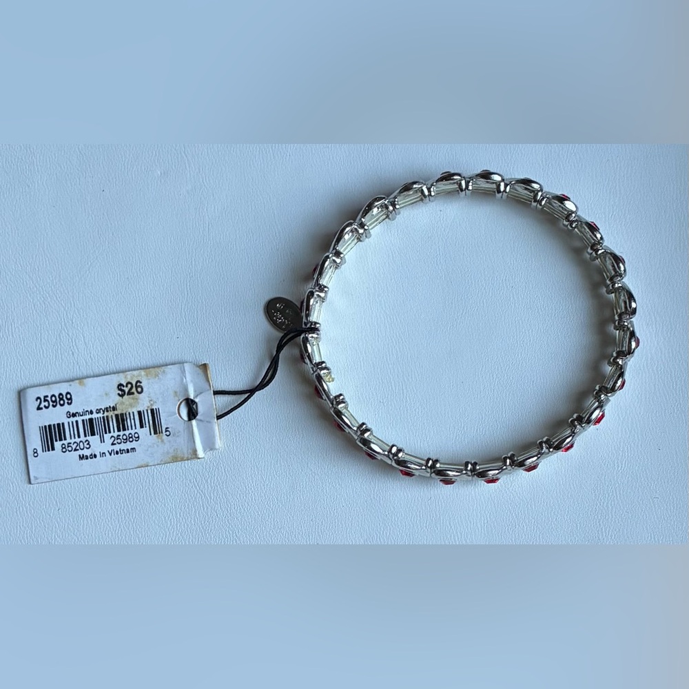 ❤️♥️ Cookie Lee Silver Tone Strech Bracelet with Genuine Red Crystals - Picture 6 of 8